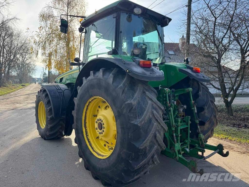 John Deere 8330 Tractores