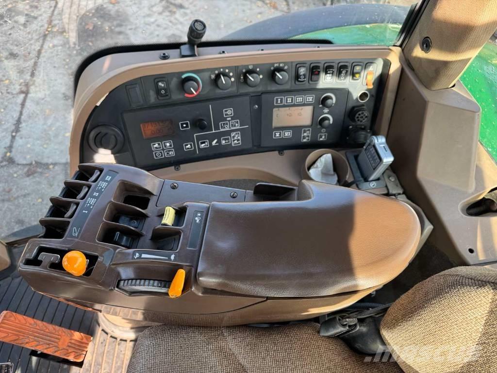 John Deere 8330 Tractores