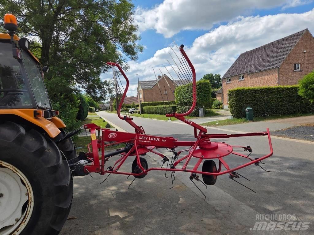 Lely Lotus 300 Combi Rastrillos y henificadores