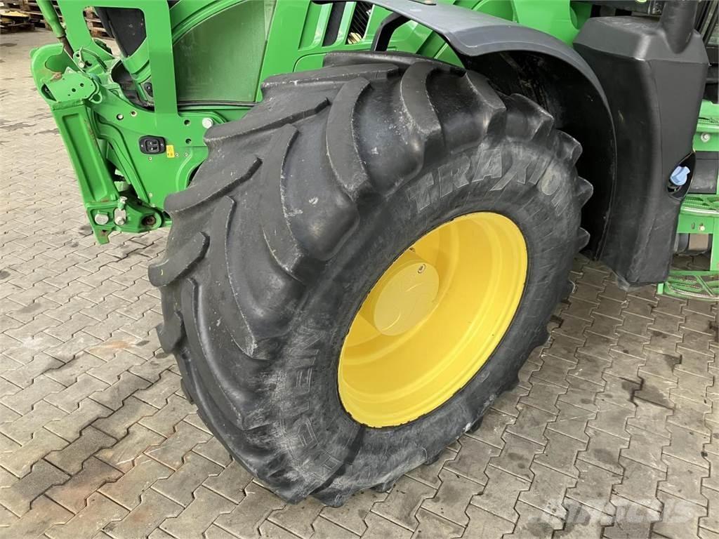 John Deere 6155R Tractores