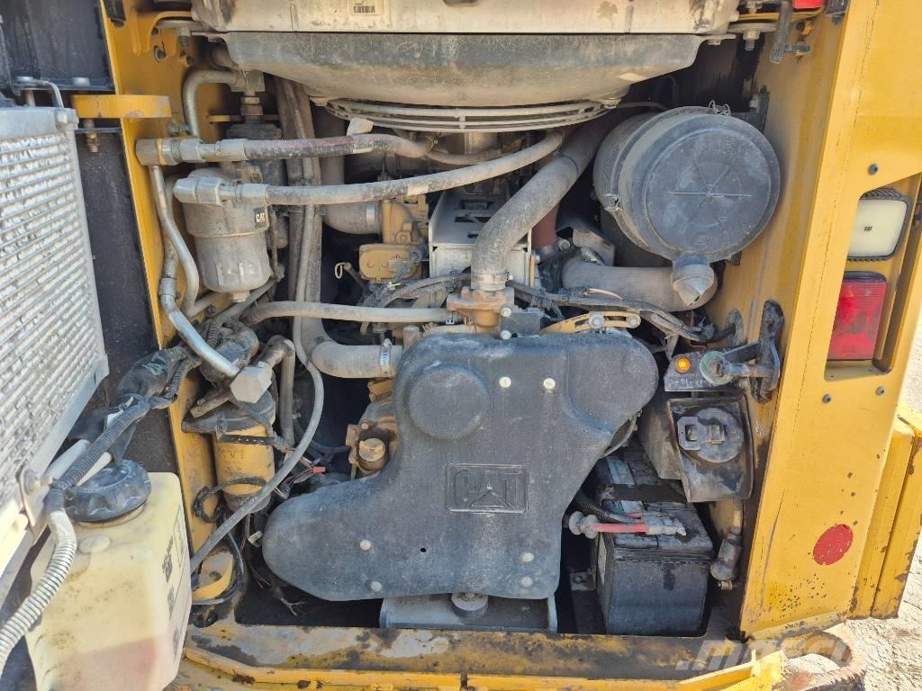 CAT 272 D Minicargadoras