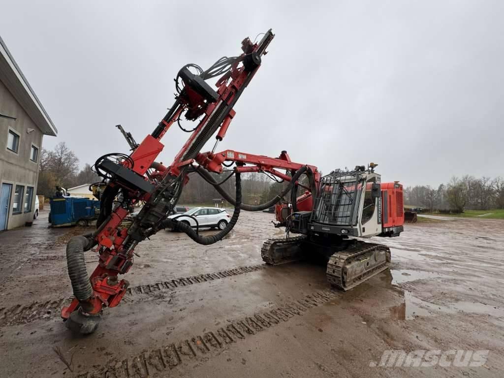 Sandvik DX800 Perforadoras de superficie