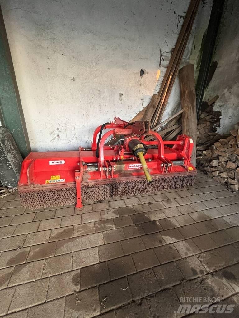 Maschio Bufalo 280 Segadoras y cortadoras de hojas para pastos