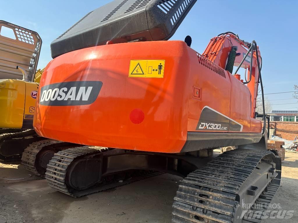 Doosan DX 300 Excavadoras de cadenas