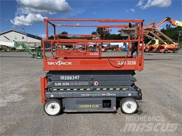 SkyJack SJ III 3226 Plataformas tijera