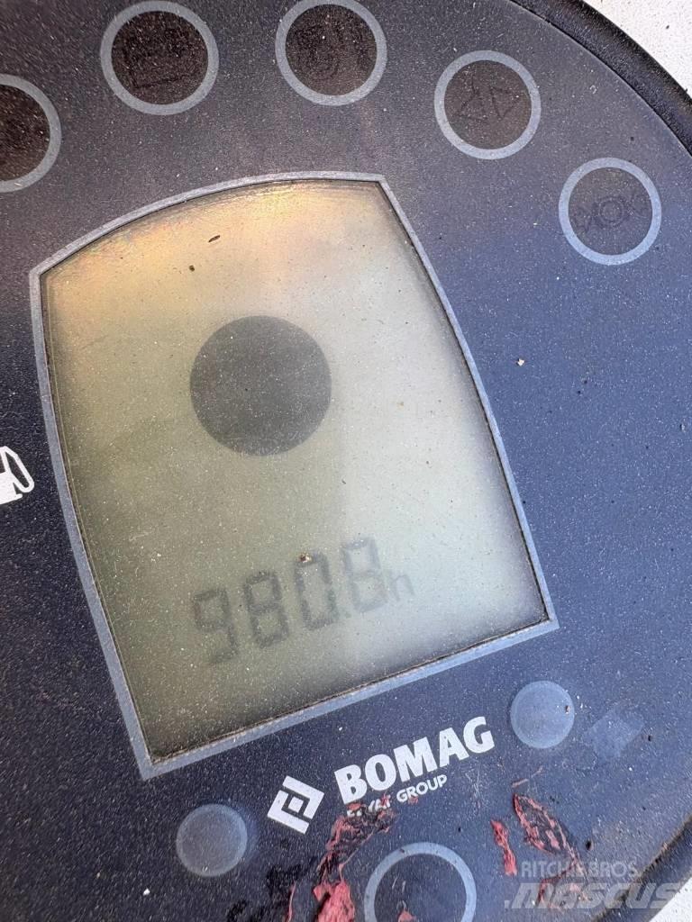 Bomag BW 100 AD-5 Rodillos de doble tambor