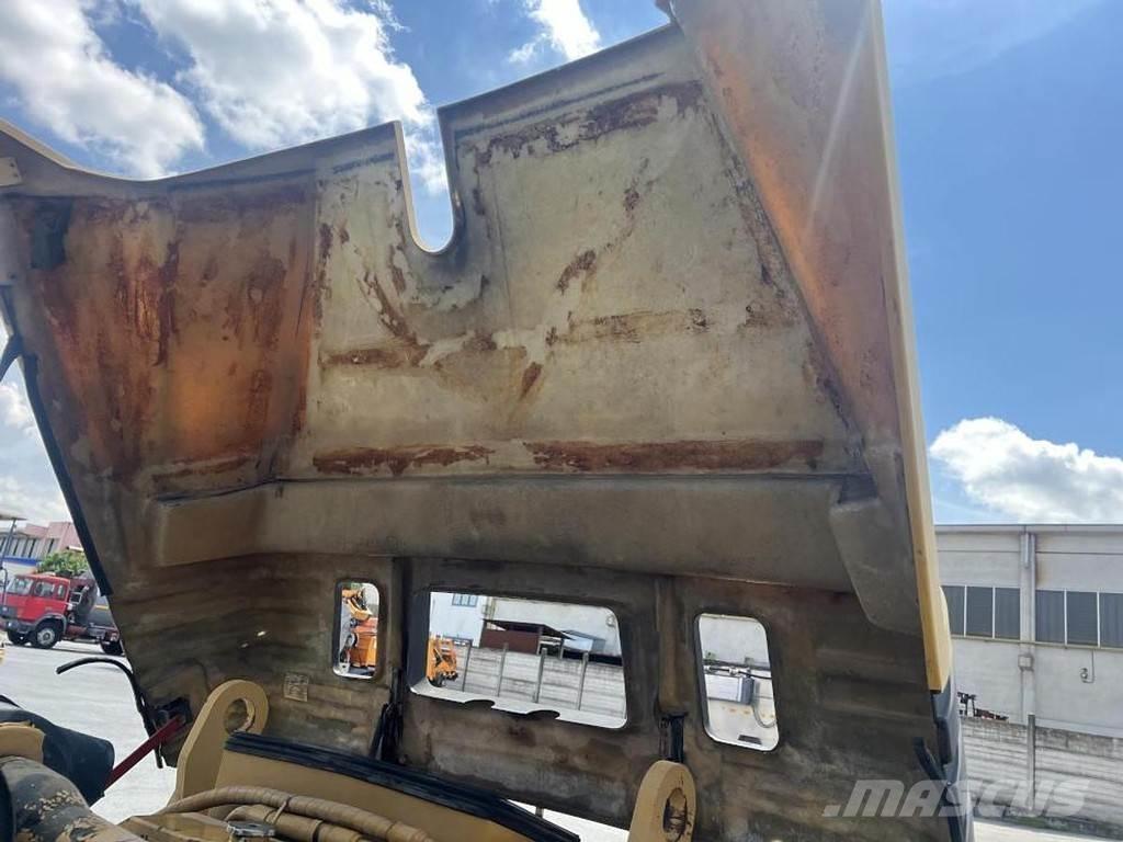 CAT PS 300B Rodillos sobre neumáticos