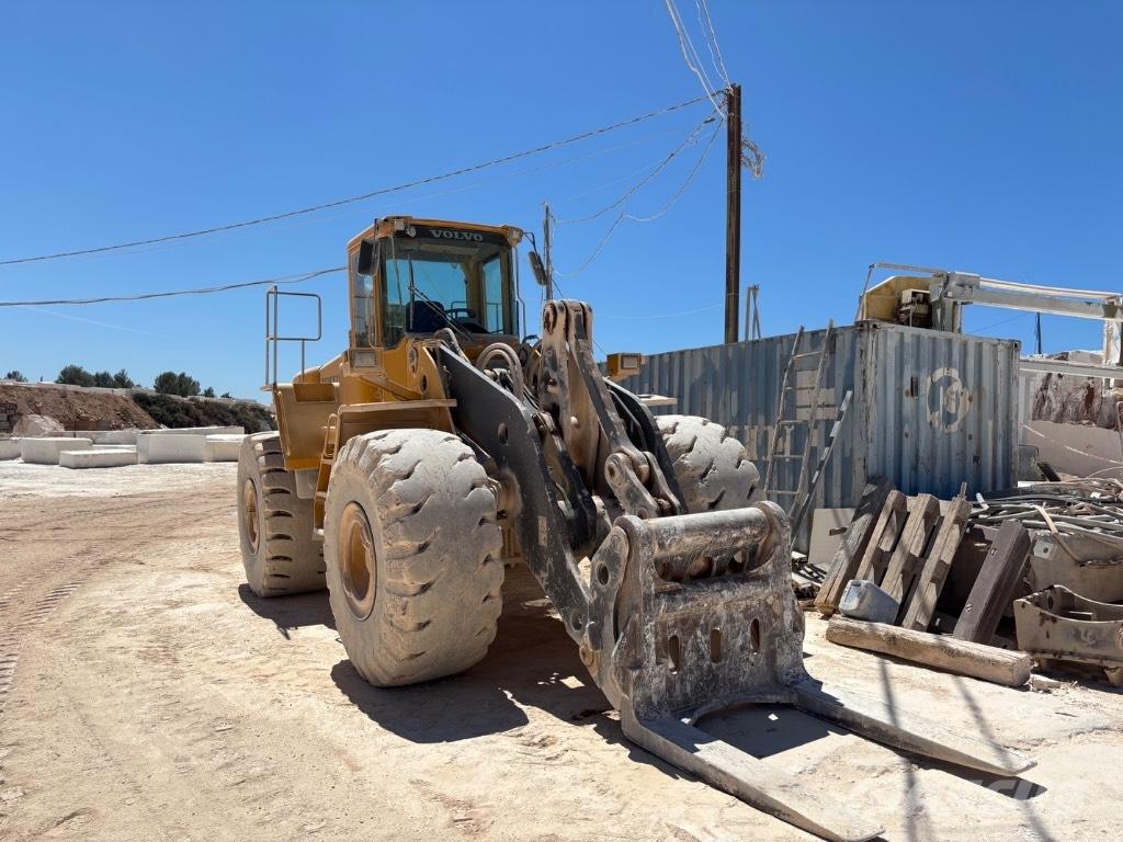 Volvo L 220 E Cargadoras sobre ruedas