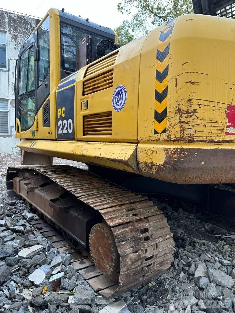 Komatsu PC220-8MO Excavadoras de cadenas