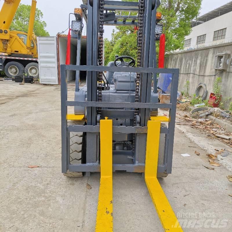 Komatsu 30 Carretillas diesel