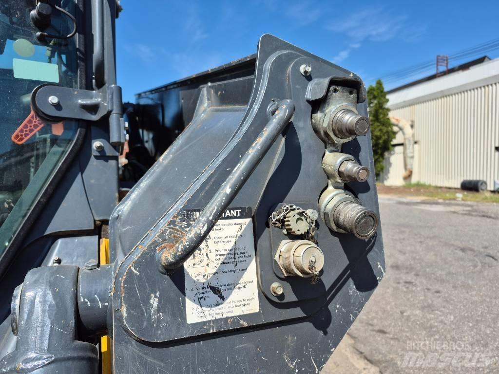 John Deere 331G Minicargadoras