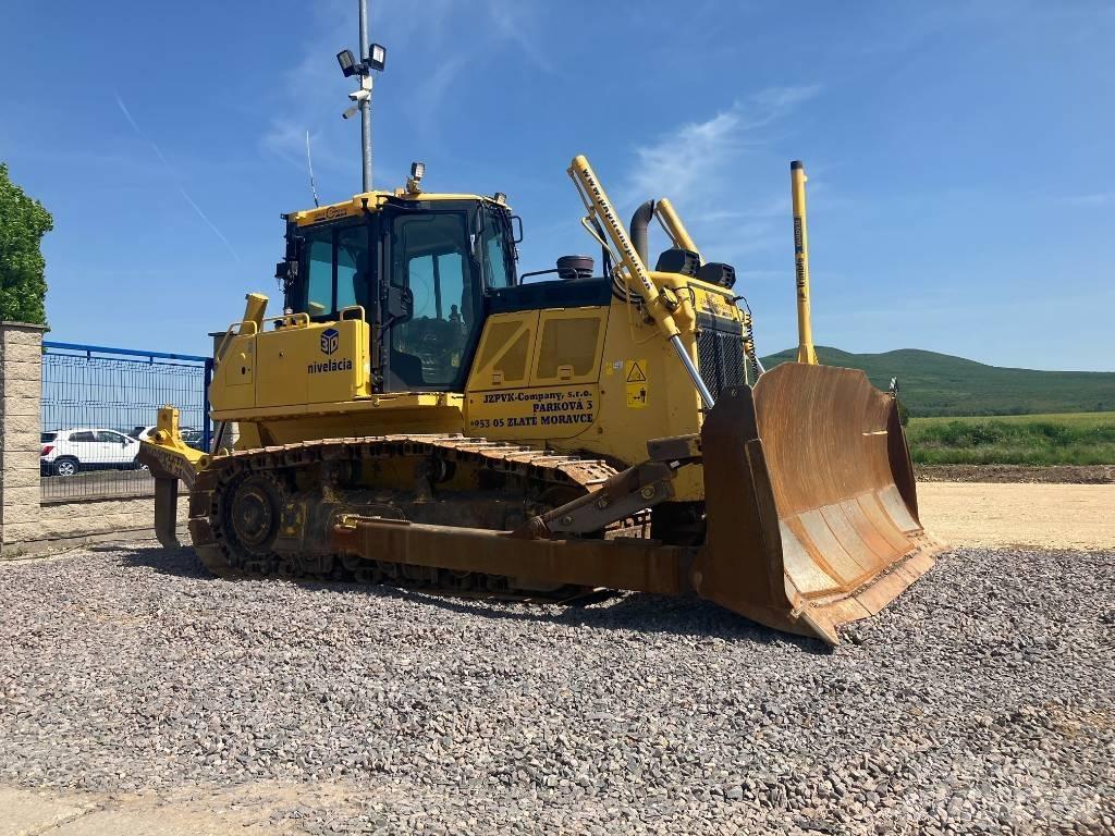 Komatsu D65 EX-18 Buldozer sobre oruga
