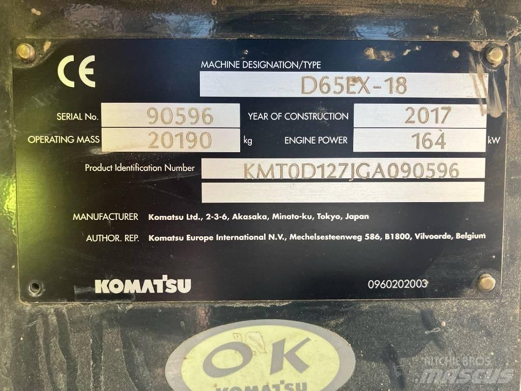 Komatsu D65 EX-18 Buldozer sobre oruga