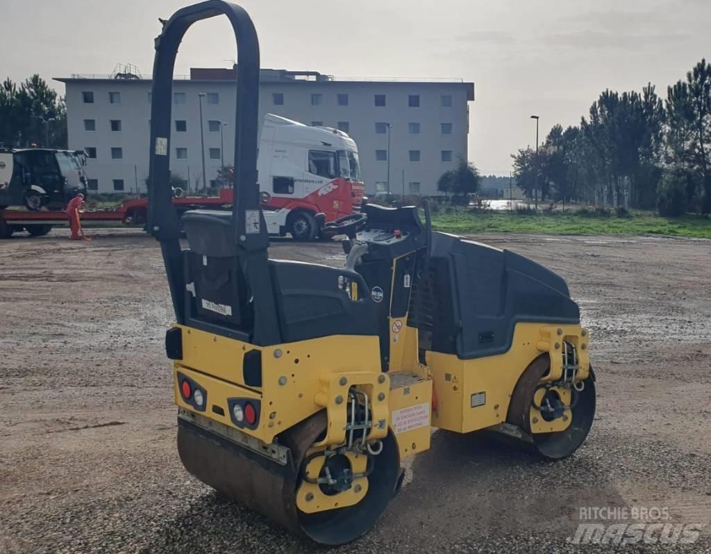 Bomag BW 100 AD M-5 Rodillos de doble tambor