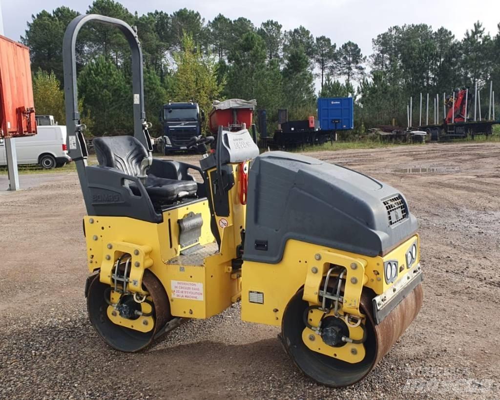 Bomag BW 100 AD M-5 Rodillos de doble tambor