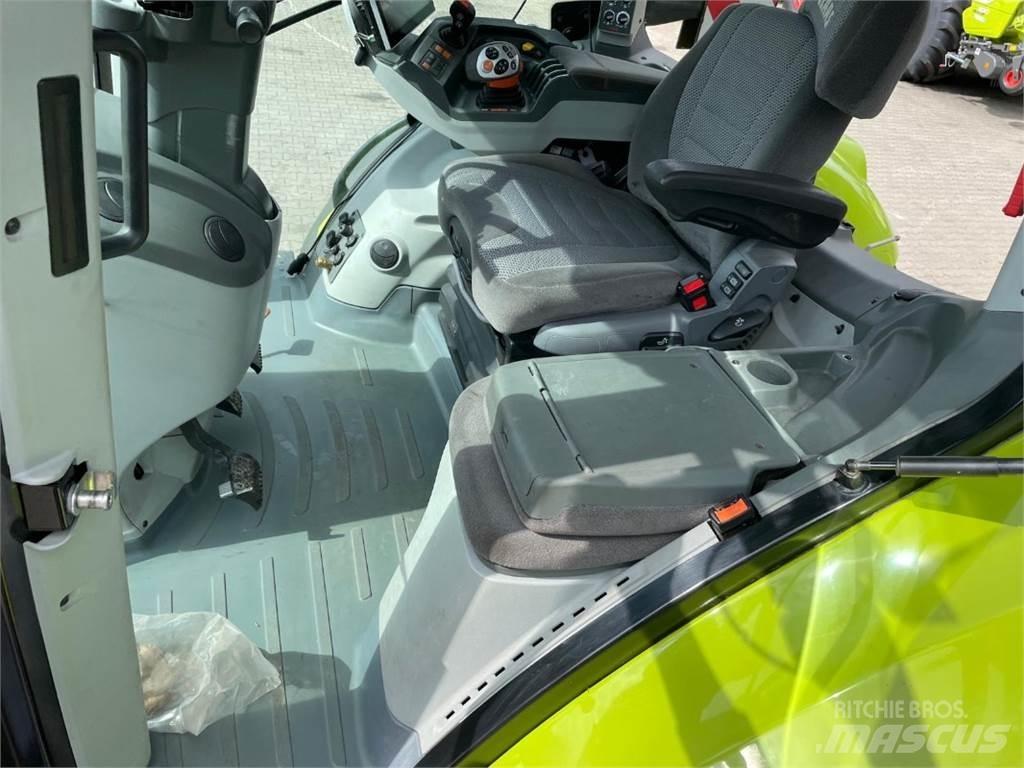 CLAAS Axion 810 CM Tractores
