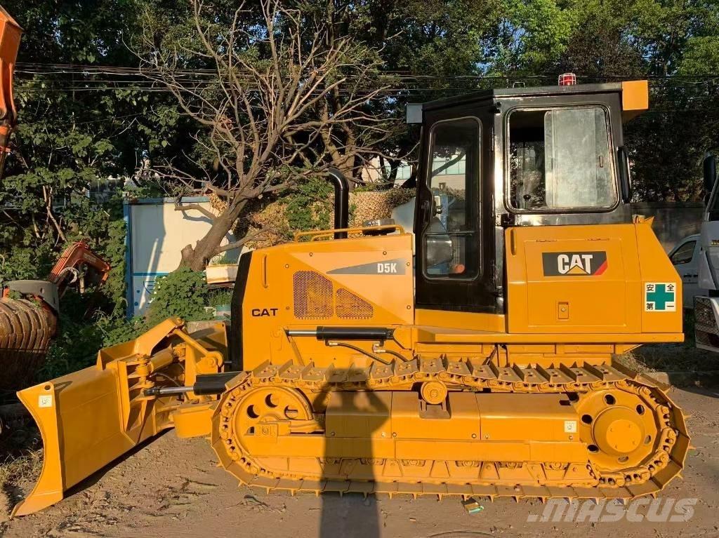 CAT D 5 K Buldozer sobre oruga