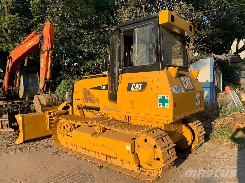 CAT D 5 K Buldozer sobre oruga