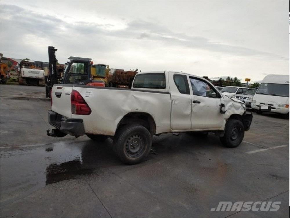 Toyota Hilux 5 Furgonetas caja abierta