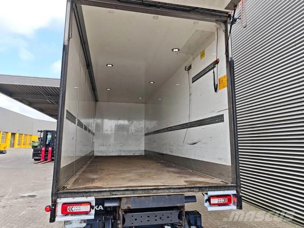 Volvo FM 340 4x2 Camiones caja cerrada