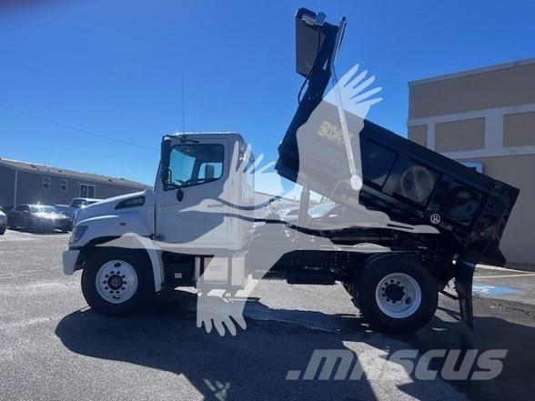 Hino L7 Camiones bañeras basculantes o volquetes