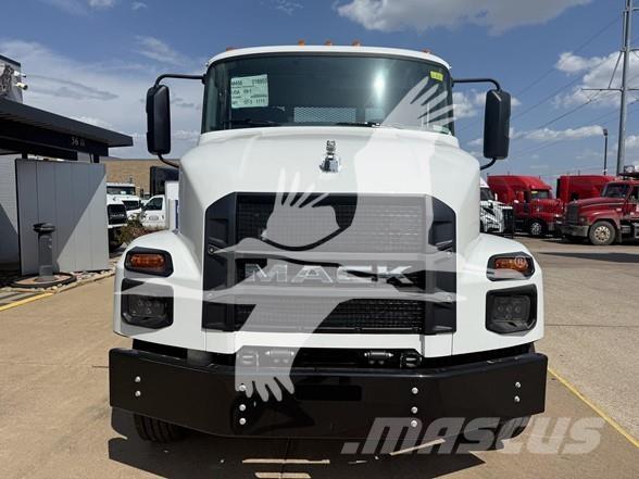 Mack MD6 Camiones plataforma