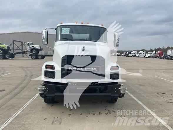 Mack MD7 Camiones cisterna