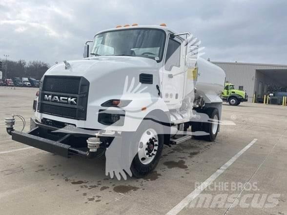 Mack MD7 Camiones cisterna