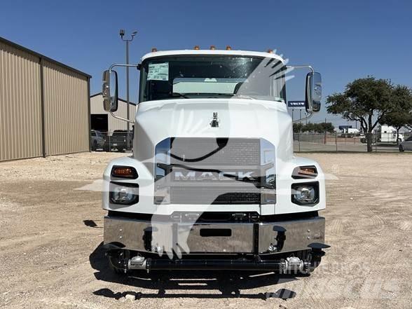 Mack MD7 Camiones cisterna