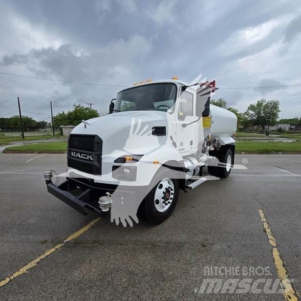Mack MD7 Camiones cisterna