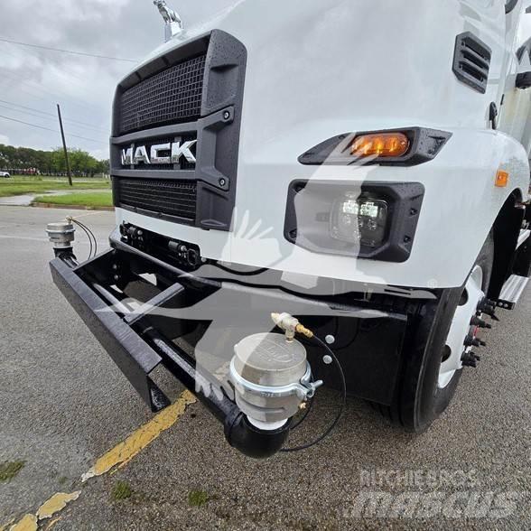 Mack MD7 Camiones cisterna