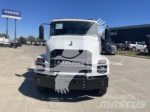 Mack MD7 Camiones bañeras basculantes o volquetes