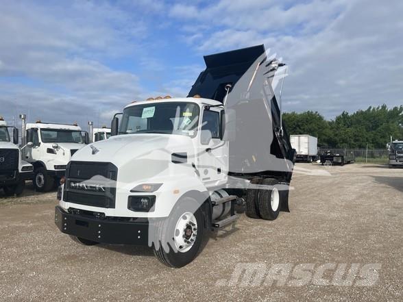 Mack MD7 Camiones bañeras basculantes o volquetes