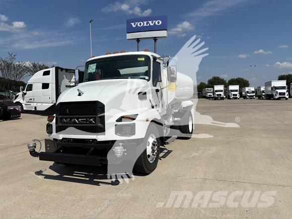 Mack MD7 Camiones cisterna