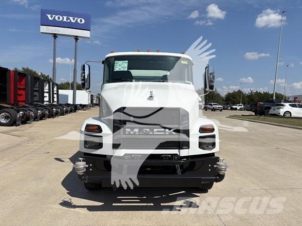 Mack MD7 Camiones cisterna