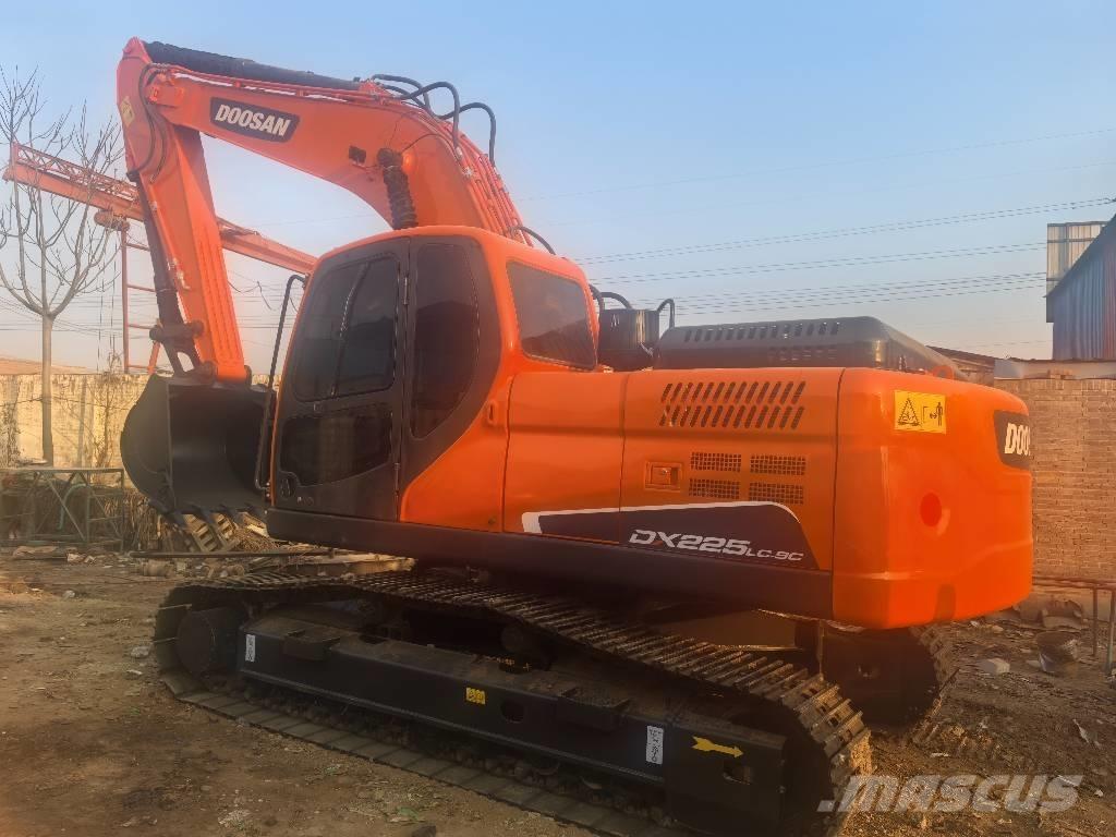Doosan DX225 Excavadoras de cadenas