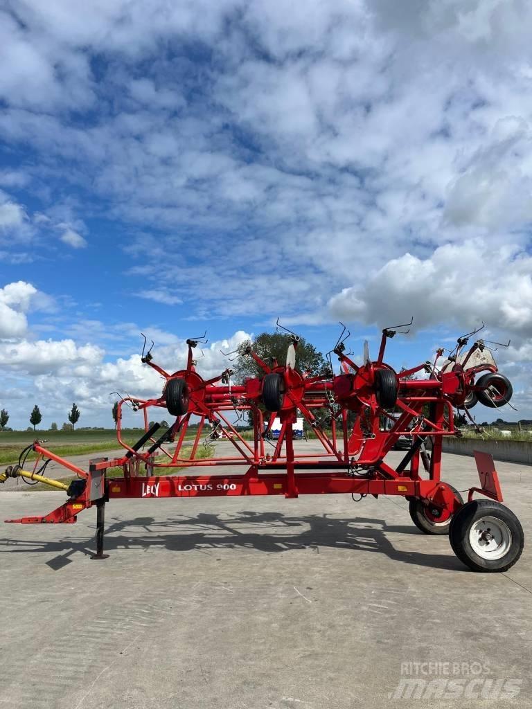 Lely Lotus 900 Rastrillos y henificadores