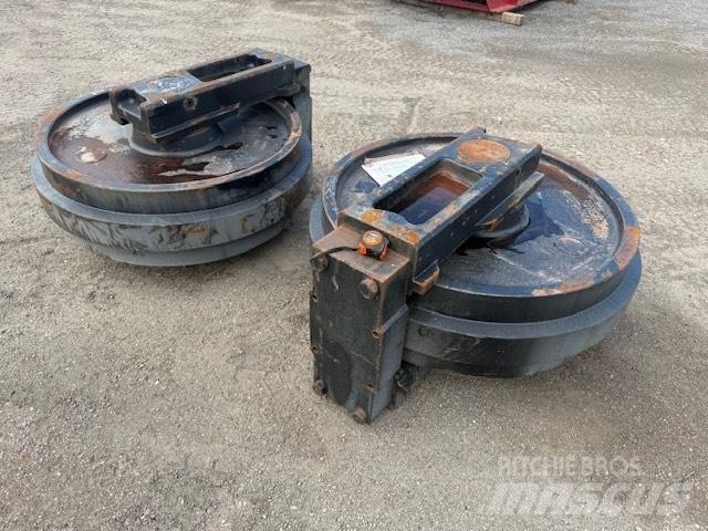 CAT 6020 NEW IDLER Cadenas, orugas y chasis