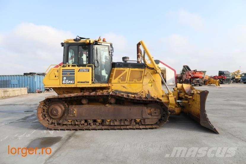 Komatsu D 65 PX-18 Buldozer sobre oruga