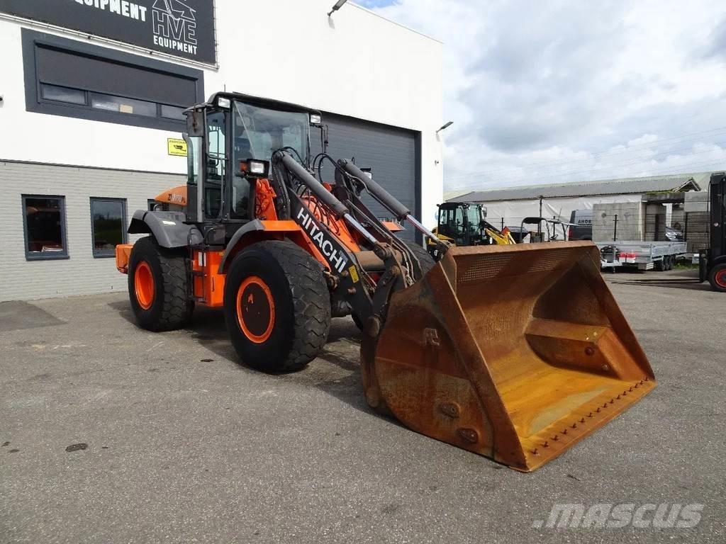 Hitachi ZW150 Cargadoras sobre ruedas