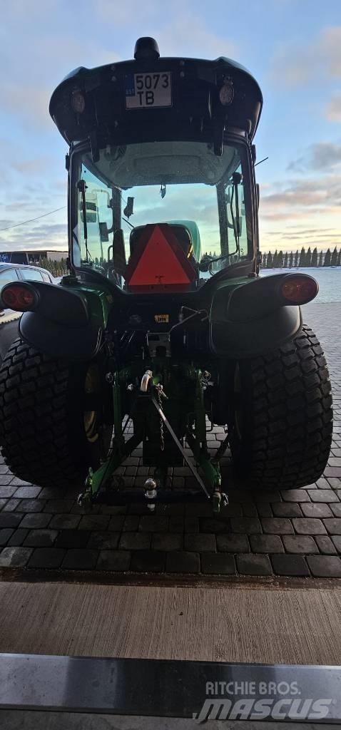 John Deere 4052 R Tractores