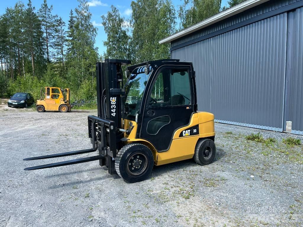 CAT DP 30 N Carretillas diesel