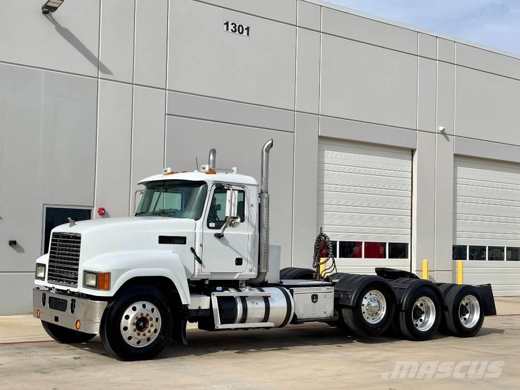 Mack CHU 613 Cabezas tractoras