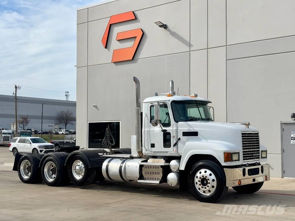 Mack CHU 613 Cabezas tractoras