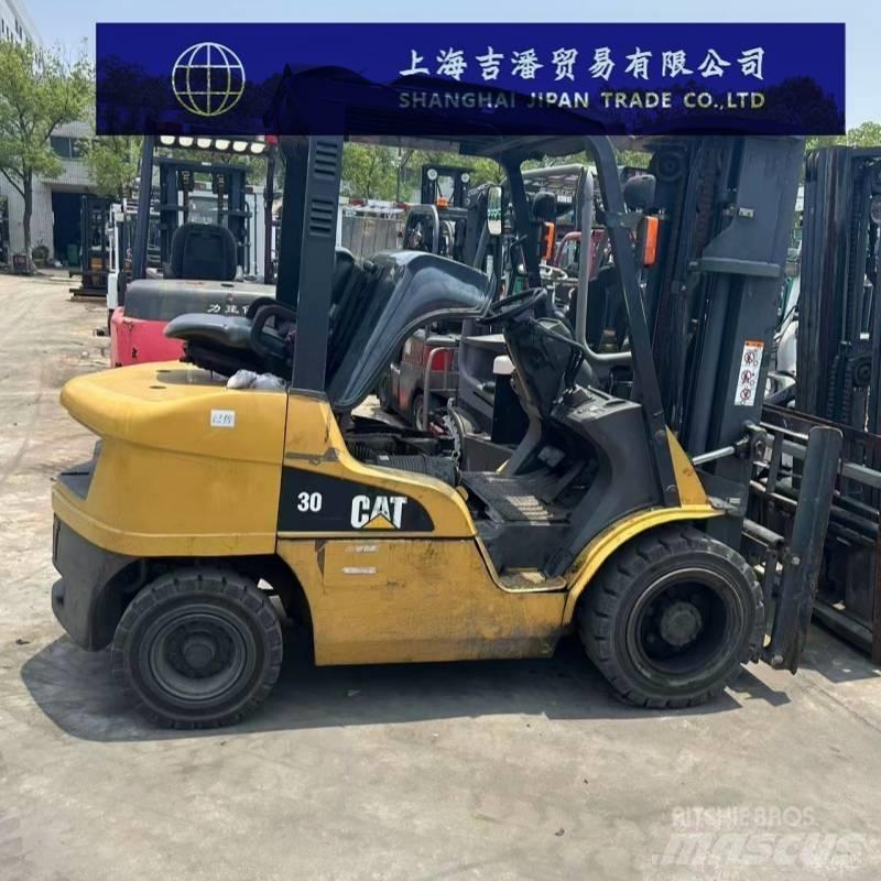 CAT DP 35 N Carretillas diesel