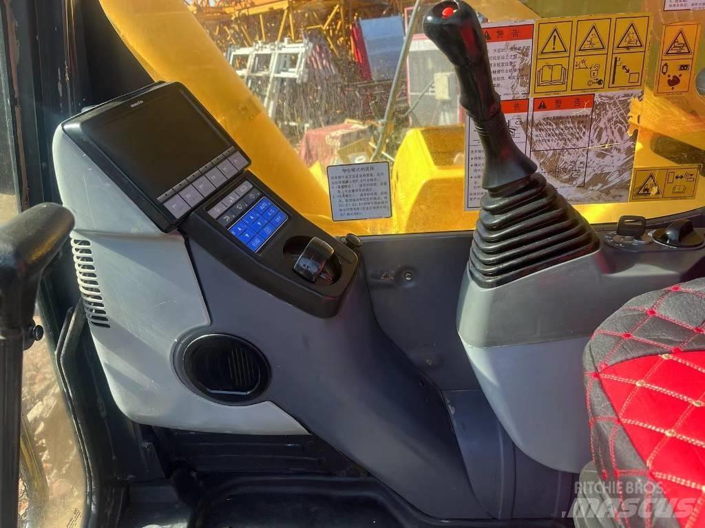 Komatsu PC 450 LC-8 Excavadoras de cadenas