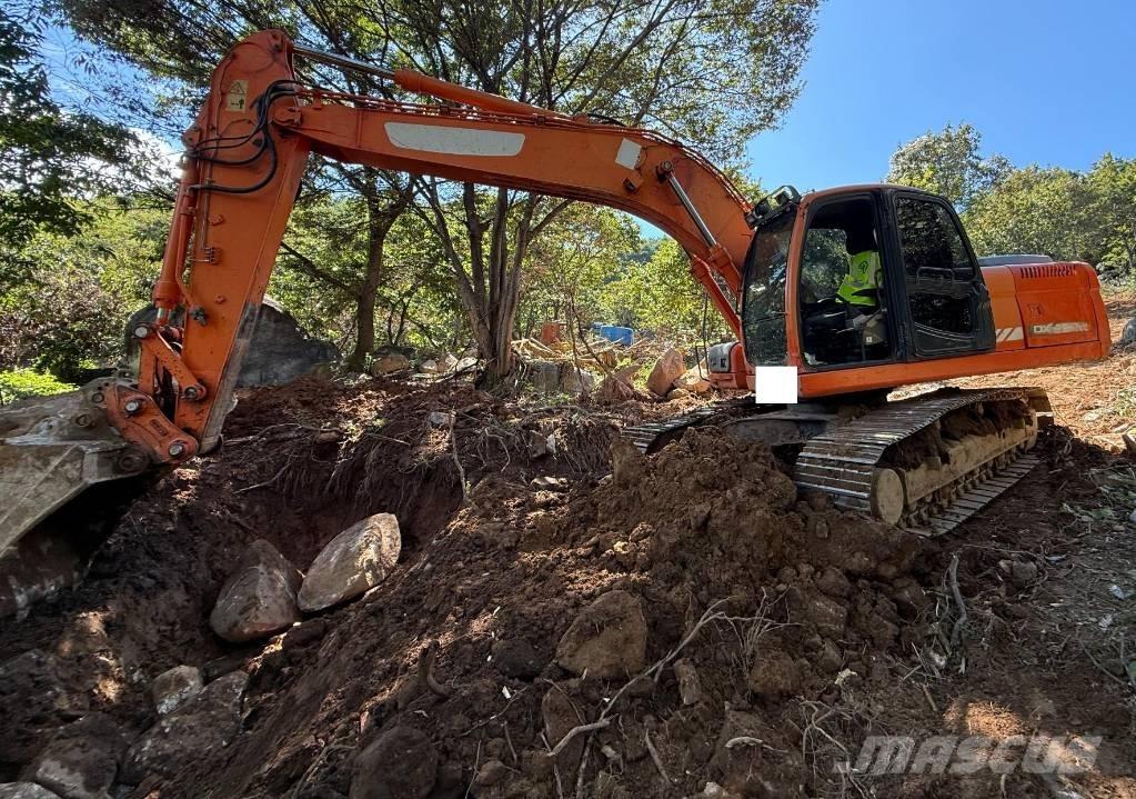 Doosan DX 220 LCA Excavadoras de cadenas