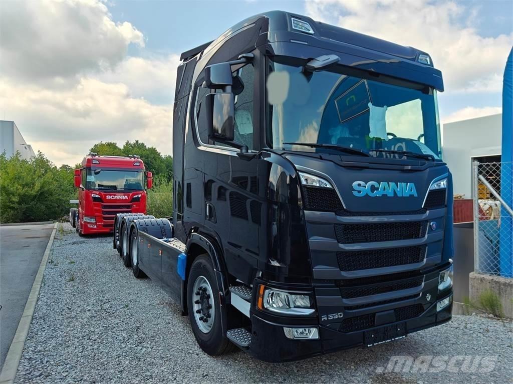 Scania R590 8x4 Camiones polibrazo