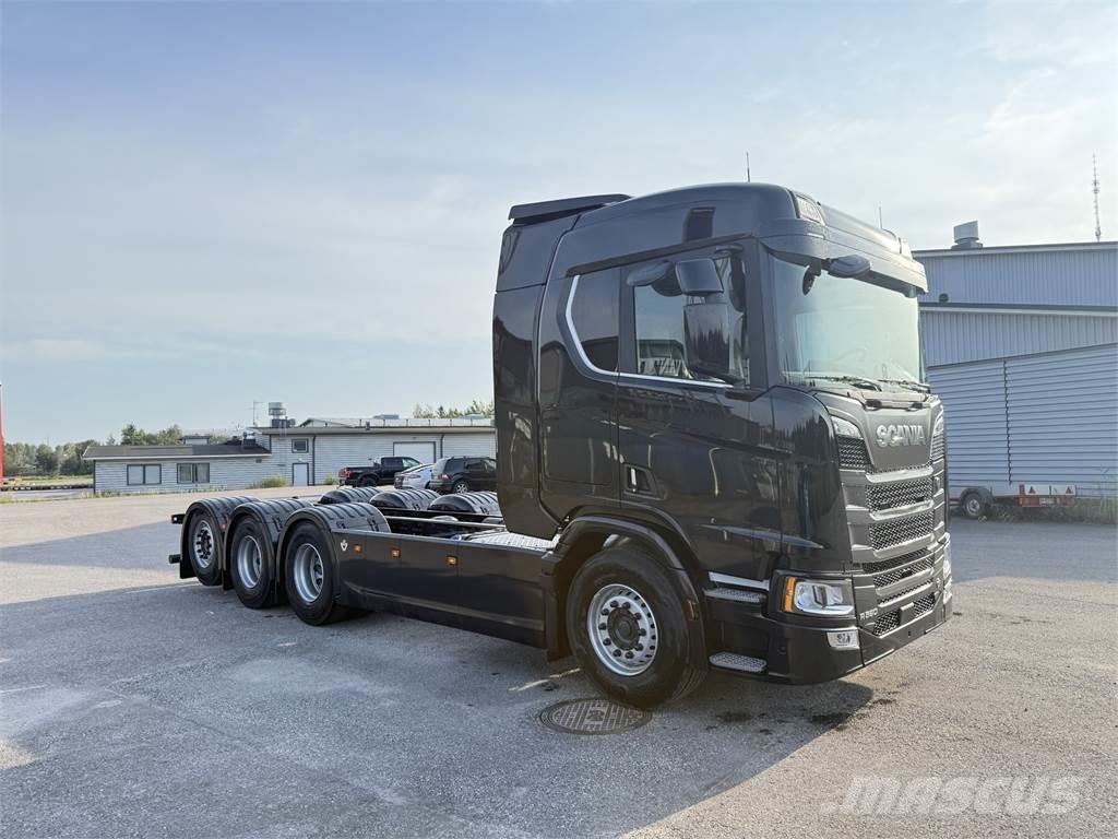 Scania R590 8x4 Camiones polibrazo