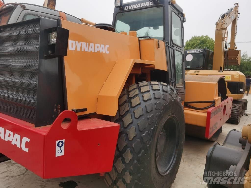 Dynapac CA 25 D Rodillos de un solo tambor